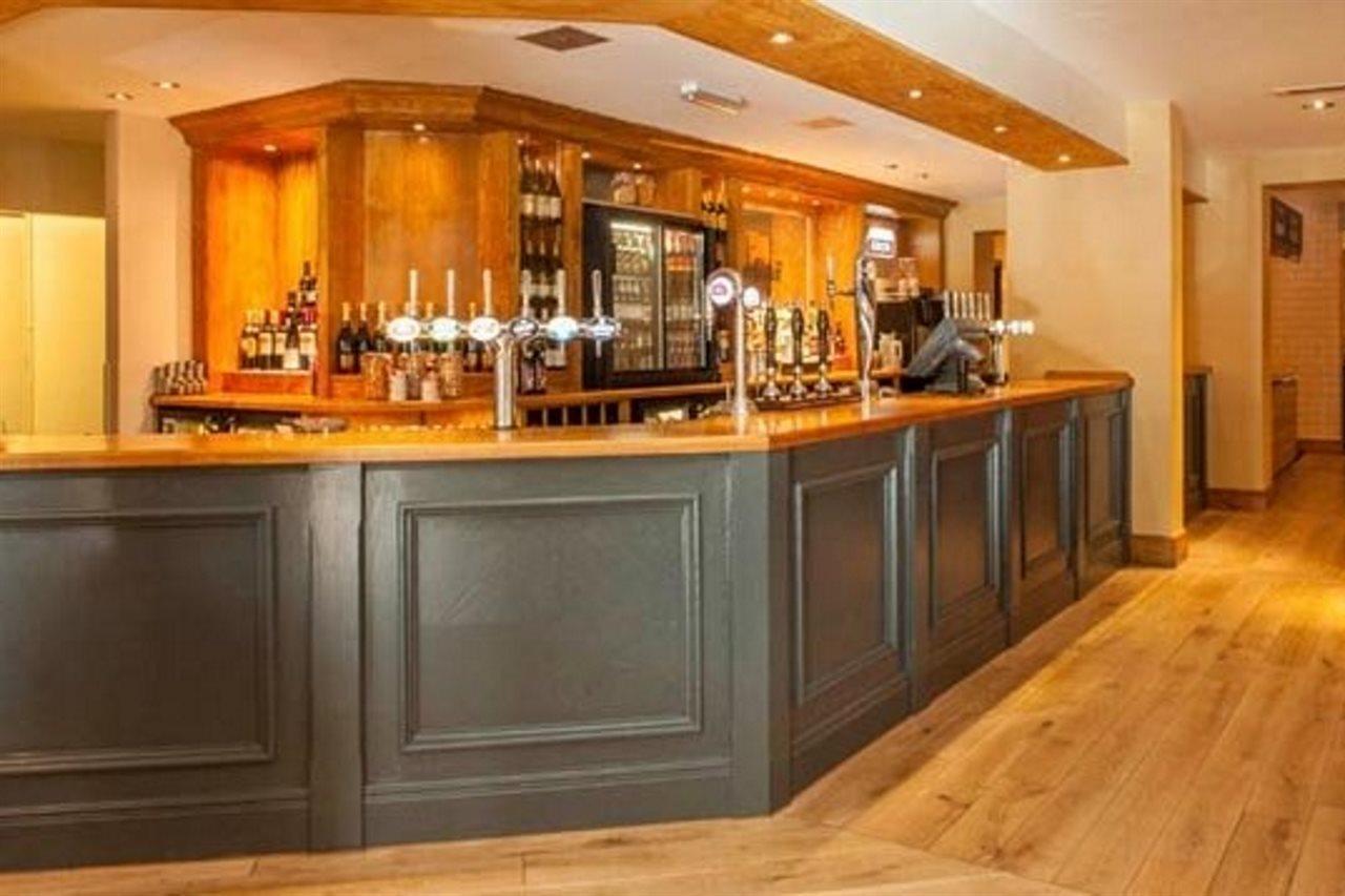 Premier Inn Guildford North - A3 エクステリア 写真